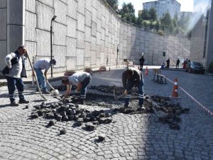 Devlet hastanesi acil yolu elden geçiyor