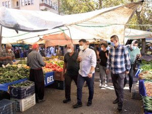 Başkan Yücel, son kez kurulan Cuma Pazarı’nda esnafla bir araya geldi