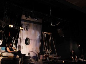 Maltepe’de hukukçular bu kez adliyede değil tiyatro sahnesindeydi