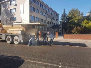 Gölbaşı Belediyesi asfaltlama çalışmalarını sürdürüyor
