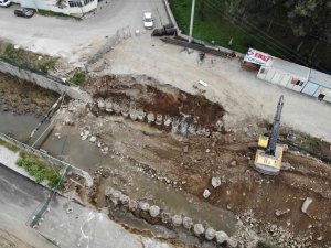 12 mahalleyi birbirine bağlayan köprü yeniden ayağa kalkıyor