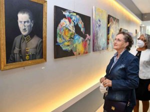 Ekim Geçidi sergisi açıldı