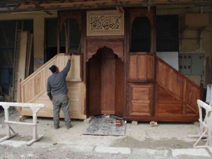 Yaptığı minber ve mihraplar 300’e yakın cami ve mescidi donatıyor