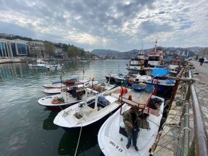 Balıkçılar rüzgara takıldı