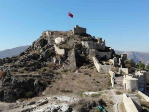 ‘Amasya Kalesi’nden tarih fışkırıyor