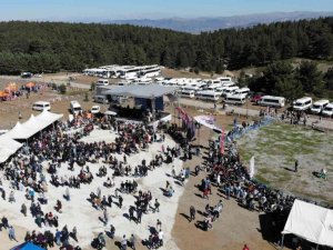 Erzincan’da 5. Dumanlı Yaylası Gençlik ve Doğa Festivali renkli görüntülere sahne oldu