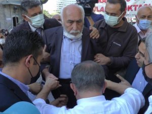 Ahmet Davutoğlu’na tepki gösteren vatandaş, o anları anlattı