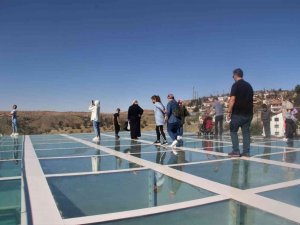 Tarihi Harput Kalesi turistlerin gözde mekanı haline geldi