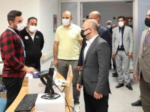 Vali Varol, Covid-19 Aşı polikliniğini ziyaret etti