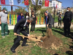 Pandemide hayatını kaybeden eczacılar için “Eczacılar Anıt Parkı” açıldı
