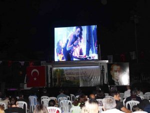 “Gezen sinema” ilçe ilçe gezdi