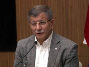 Ahmet Davutoğlu: “Şu anda hiçbir ittifakın parçası değiliz”