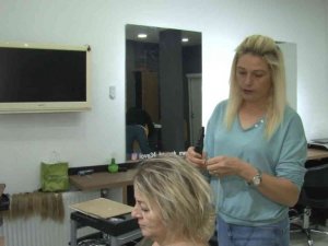 - Sanatçı Kibariye’den, kuaförüne 4 bin 200 liralık ‘kaynak saç’ şoku