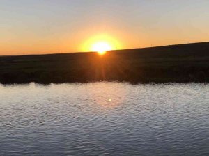 Kars’ta, gökyüzü kızıla büründü