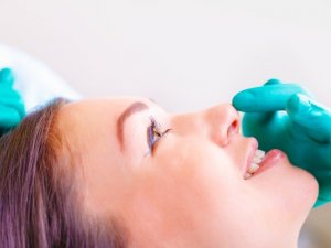 Burun estetiği yaptırmak isteyenlerin yaş ortalaması düştü