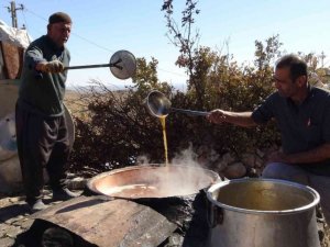 Gercüş’te üzümün, pekmez, pestil ve cevizli sucuk yolculuğu