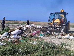 "Milleyha" çöp ve molozlardan temizleniyor