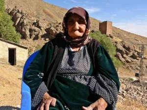 117 yaşındaki Muteber Nine korona virüsü yenmeyi başardı