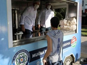 Muğla Büyükşehir’den Üniversitelilere sabah çorbası
