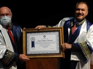 Uşak Üniversitesi’nde yeni akademik yılı törenle başladı