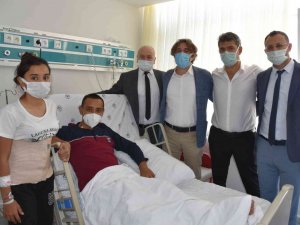 Kız kardeşinin karaciğeriyle hayata tutundu