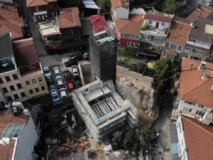 Üsküdar’da 460 yıllık Gülfem Hatun Camii’nin restorasyon çalışması havadan görüntülendi