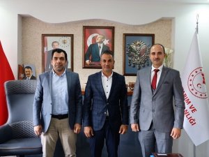 Projeler hakkında fikir alışverişinde bulundular