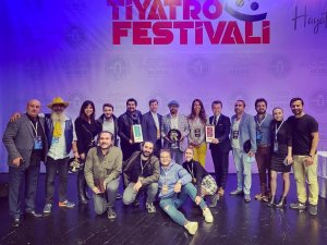 Eskişehir’in ‘Sui Generis Tiyatro’suna çifte ödül