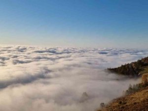 Trabzon’da yaylalardan bulut denizi manzaraları
