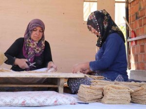 Malatya’nın tescilli dut pestili, ev hanımlarının geçim kaynağı oldu