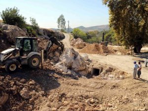 Akdeniz Belediyesi, Esenli Mahallesinde meydan çalışmasına başladı