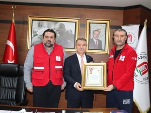 Kızılay’dan Amasya Üniversitesi’ne kurumsal bağışçı altın madalyası