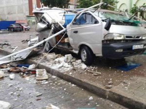 Valilikten, fırtına raporu: 7 kişi yaralandı