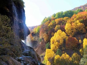 Dipsizgöl sonbahar güzelliği ile mest ediyor