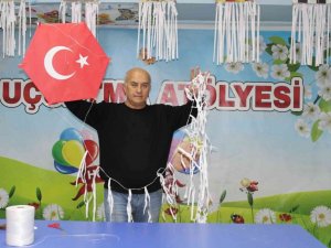 Para kazanmak için başladığı uçurtmacılıkta Türkiye’nin ilk müzesini kurdu
