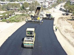 Büyükşehir 15 farklı noktada yol yapım çalışmalarına devam ediyor