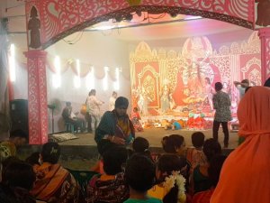 Bangladeş’te ’Durgapuja’ kutlamaları renkli görüntülerle sürüyor