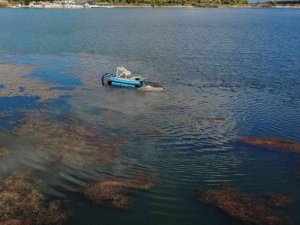 Pelitözü Gölet’i anfibi tipi kepçeyle temizlenmeye başlandı