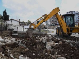 Kuşadası Belediyesi İmar Kanunu’na aykırılıktan 5 bin 224 adet cezai işlem uyguladı
