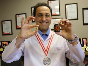 Van’da her türlü kirli suyu içilebilecek duruma getiren ilaç üretildi