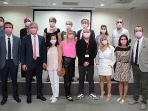 Prof.Dr. Özdoğan," Her kadın ayda bir kez 5 dakika ayna karşısında memesini muayene etsin"