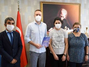 Kurum çalışanlarından ’Pandemide Saklı Yaşamlar’ kitabı