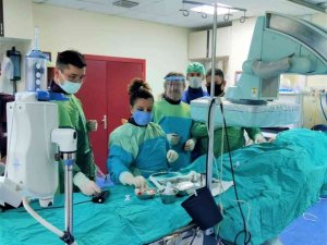 İğne deliğinden ameliyat