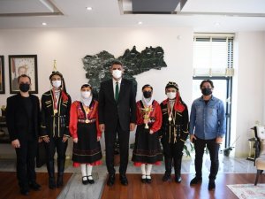 Kartepe halk oyunlarında birinci oldu