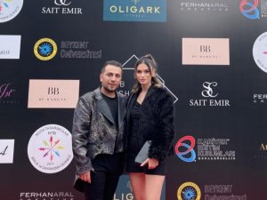 Ünlü modacı Demiray şık tasarımlarıyla büyüledi