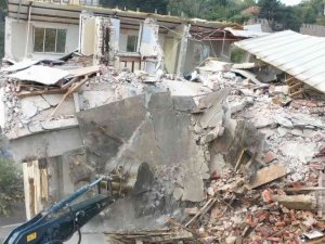 Bursa’nın tarihini gölgeleyen binaların yıkımı drone ile görüntülendi