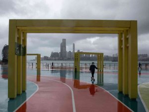 Çin’in güneyinde Kompasu tayfunu karaya çıktı