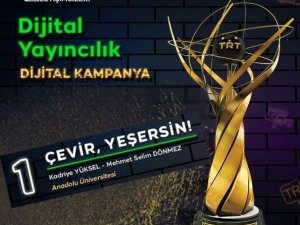 Anadolu Üniversitesi TRT Geleceğin İletişimcileri Yarışması’ndan ödülle döndü
