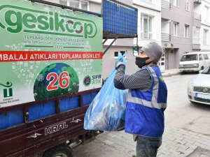 Tepebaşı’nda güvenle çalışan toplayıcılar 1 yılda 3 bin ton atık topladı