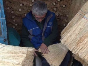 Ot süpürgeler akıllı süpürgelere karşı